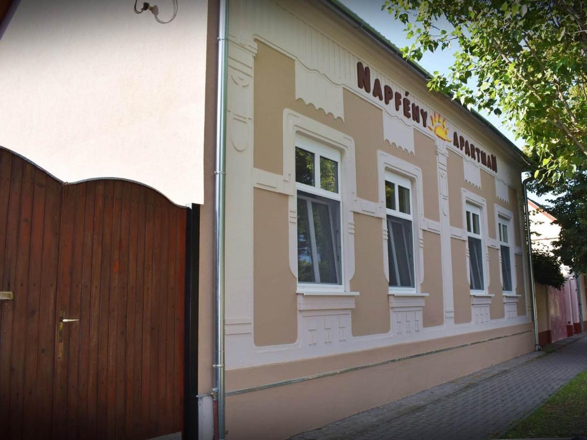 Napfeny Apartman Mako Exterior photo