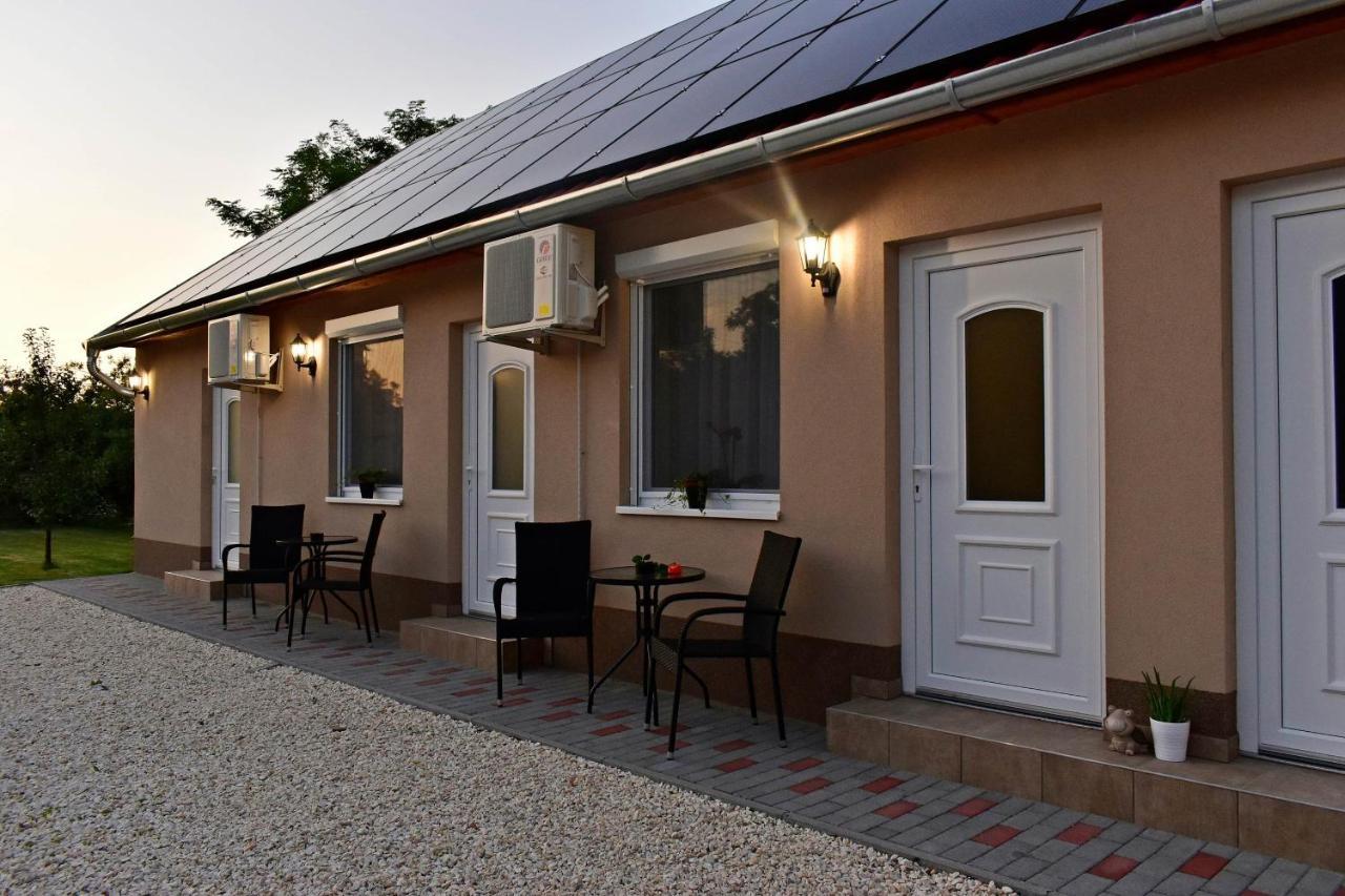 Napfeny Apartman Mako Exterior photo