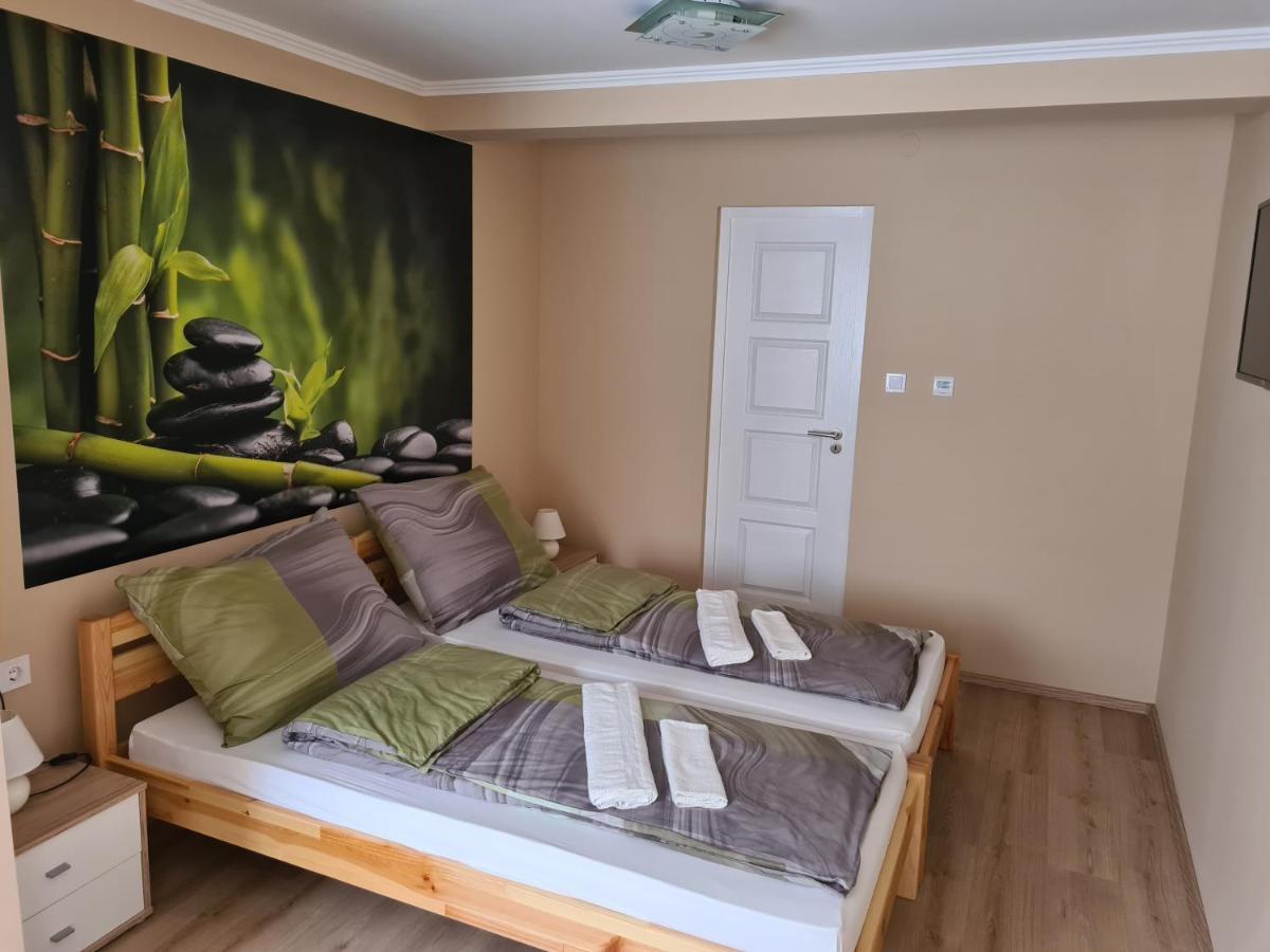 Napfeny Apartman Mako Exterior photo